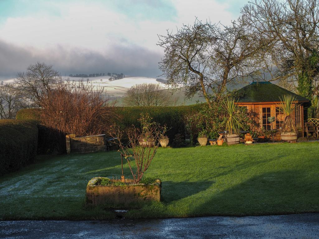 Hillcrest House Bed & Breakfast Ashbourne  Exterior photo